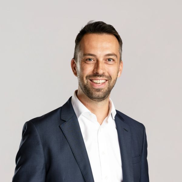 Financial Adviser - Tom Rouse